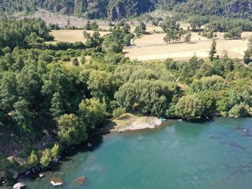 Terreno borde rio Calcurrupe