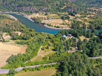 Terreno borde rio Calcurrupe