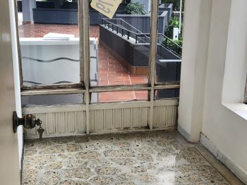 oficina en arriendo en patio bonito. Cod A218345
