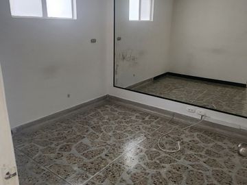 oficina en arriendo en patio bonito. Cod A218345