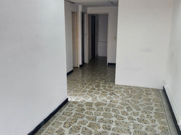 oficina en arriendo en patio bonito. Cod A218345
