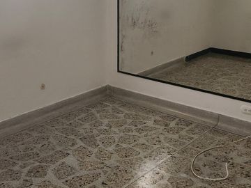oficina en arriendo en patio bonito. Cod A218345