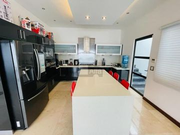 Venta de casa en residencial Monte Magno, Xalapa, Ver.