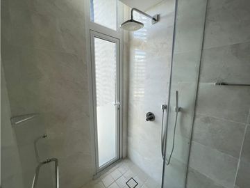 Venta de apartamento en Ocean Reef, Isla II