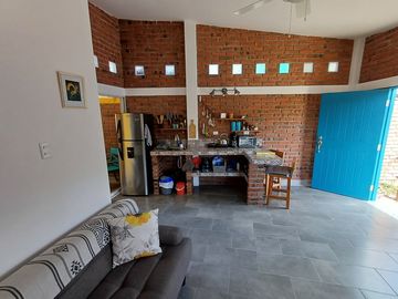Puerto Lopez: Se Vende Casa Cerca del Mar en Puerto Lopez