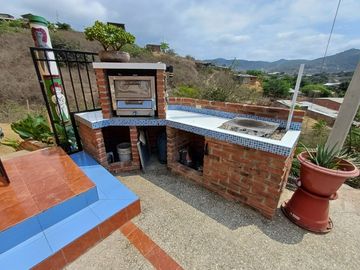 Puerto Lopez: Se Vende Casa Cerca del Mar en Puerto Lopez
