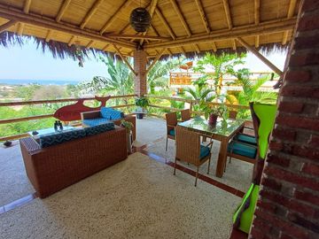 Puerto Lopez: Se Vende Casa Cerca del Mar en Puerto Lopez