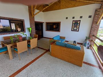 Puerto Lopez: Se Vende Casa Cerca del Mar en Puerto Lopez
