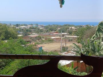 Puerto Lopez: Se Vende Casa Cerca del Mar en Puerto Lopez
