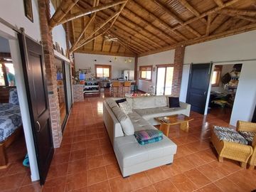 Puerto Lopez: Se Vende Casa Cerca del Mar en Puerto Lopez