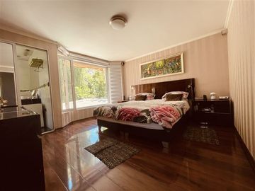 Casa en venta de 5 dorm. en Lo Barnechea