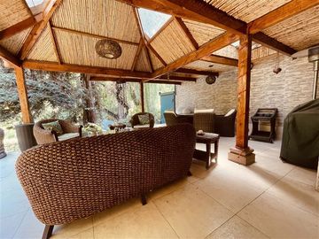 Casa en venta de 5 dorm. en Lo Barnechea