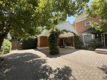 Casa en venta de 5 dorm. en Lo Barnechea