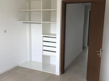 VENTA TRIPLEX 4 AMBIENTES A ESTRENAR. APTO CREDITO.
