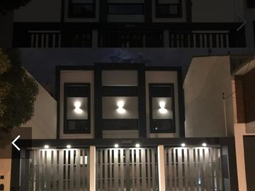 VENTA TRIPLEX 4 AMBIENTES A ESTRENAR. APTO CREDITO.