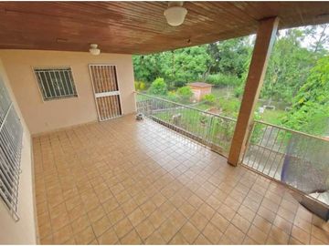 Se Vende Terreno de 1000m2 Con dos Casas en San Antonio