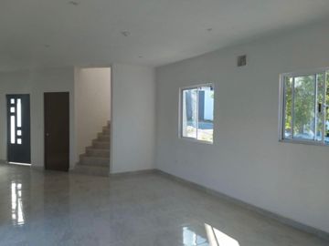 CASA EN VENTA  BOSQUES DE SAN PEDRO EN SANTIAGO