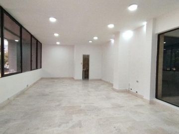 local en arriendo en los colores. Cod A3933