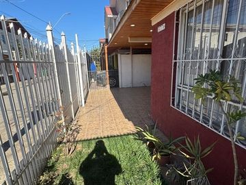 HERMOSA, LUMINOSA Y AMPLIA PROPIEDAD EN VILLA LOS AROMOS