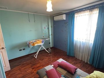 HERMOSA, LUMINOSA Y AMPLIA PROPIEDAD EN VILLA LOS AROMOS
