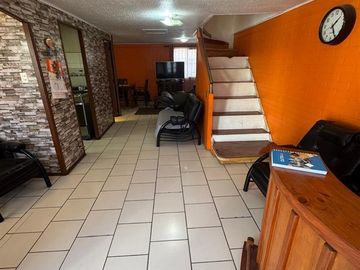 HERMOSA, LUMINOSA Y AMPLIA PROPIEDAD EN VILLA LOS AROMOS