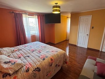 HERMOSA, LUMINOSA Y AMPLIA PROPIEDAD EN VILLA LOS AROMOS