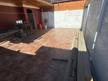 HERMOSA, LUMINOSA Y AMPLIA PROPIEDAD EN VILLA LOS AROMOS