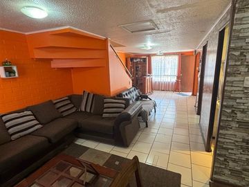 HERMOSA, LUMINOSA Y AMPLIA PROPIEDAD EN VILLA LOS AROMOS
