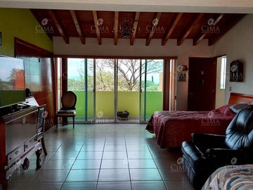 VENTA CASA EN DELICIAS. CUERNAVACA- V135