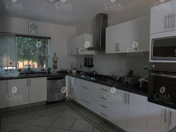 VENTA CASA EN DELICIAS. CUERNAVACA- V135