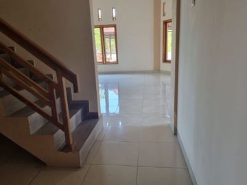 DIJUAL RUMAH MEWAH BAK ISTANA HANYA 15 MENIT KE BANDARA YIA