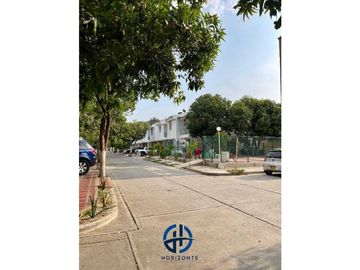 SE VENDE CASA EN EL CONJUNTO CERRADO SAN CARLOS EN LA AVENIDA LIBERTAD