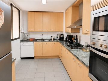 Departamento en arriendo El Golf Las Condes 4D, 2E, 1B