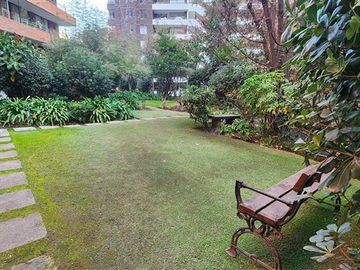 Departamento en arriendo El Golf Las Condes 4D, 2E, 1B