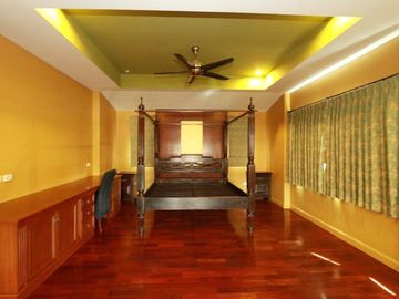 4 Bedroom House for sale at 