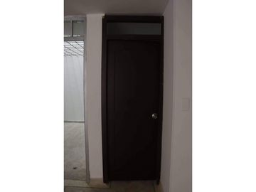 SE VENDE CASA DE 3 PISOS CON 2 VIVIENDAS INDEPENDIENTES EN SAMARIA