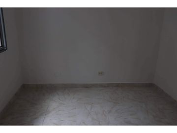 SE VENDE CASA DE 3 PISOS CON 2 VIVIENDAS INDEPENDIENTES EN SAMARIA