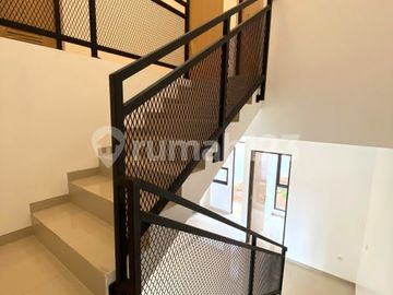 Dijual Rumah Brand New Dalam Komplek Blok A Cinere