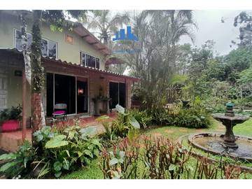 SE VENDE CASA, 4 CABAÑAS Y 1 APARTAMENTO EN CERRO AZUL