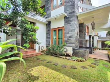 RUMAH at Jl HANG TUAH, KEBAYORAN BARU (HOEK, JARANG ADA)