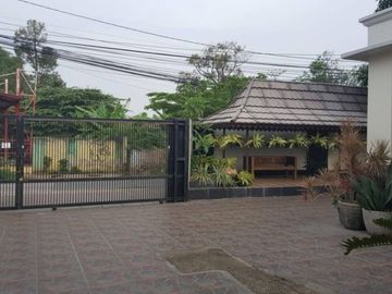 Rumah besar dan parkiran Luas satu satunya di Bintara Bekasi