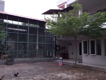 Rumah besar dan parkiran Luas satu satunya di Bintara Bekasi