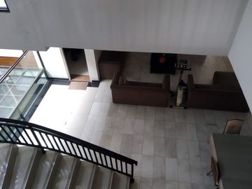 Rumah besar dan parkiran Luas satu satunya di Bintara Bekasi