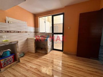 📍 Ubicación: Calle Pimentel 124, Santa Victoria
📐 Área Total: 122.40 m²

Características del Departamento:
🛏️ 3 Habitaciones amplias con closets,