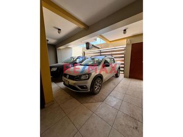📍 Ubicación: Calle Pimentel 124, Santa Victoria
📐 Área Total: 122.40 m²

Características del Departamento:
🛏️ 3 Habitaciones amplias con closets,