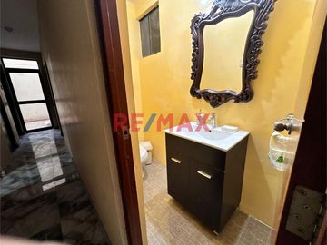 📍 Ubicación: Calle Pimentel 124, Santa Victoria
📐 Área Total: 122.40 m²

Características del Departamento:
🛏️ 3 Habitaciones amplias con closets,