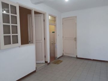Jual rumah kompleks perumahan villa valencia-lontar