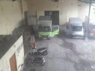 Gudang dijual murah di jalan raya sekarpuro pakis Malang