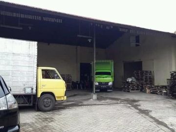 Gudang dijual murah di jalan raya sekarpuro pakis Malang
