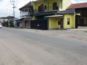Gudang dijual murah di jalan raya sekarpuro pakis Malang